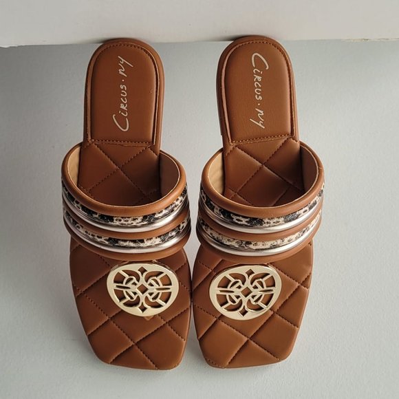 $69 NWT (8.5) Sam Edelman Flat Sandals - Picture 2 of 7